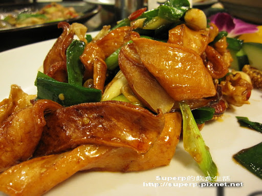 [餐廳食記]台北的新東南海鮮料理：人山人海的台菜海鮮