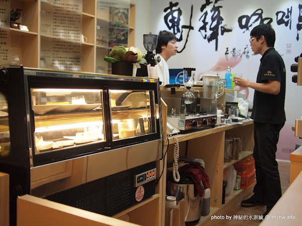 台灣惠蓀咖啡(華美西街館)：好咖啡才能締造好口碑 ~ 台中西區〞台灣惠蓀咖啡 Hui-sun Coffee〞華美西街館