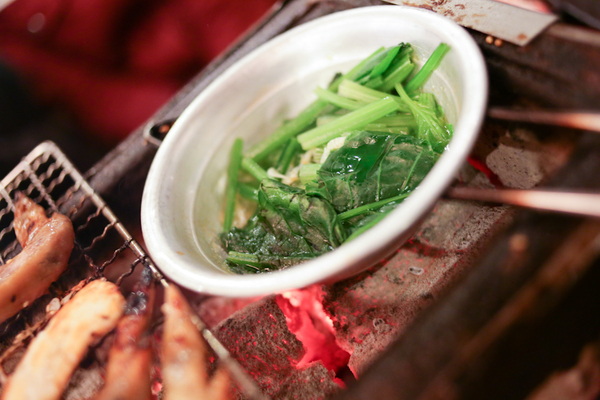 鑽木取火日式燒肉(新莊泰林店)：轉吧～轉吧～火烤小三機！新奇烤具體驗、火鍋燒烤一次搞定【鑽木取火日式燒肉/新莊泰林店】