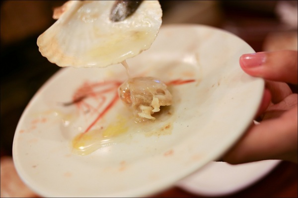 鑽木取火日式燒肉(新莊泰林店)：轉吧～轉吧～火烤小三機！新奇烤具體驗、火鍋燒烤一次搞定【鑽木取火日式燒肉/新莊泰林店】