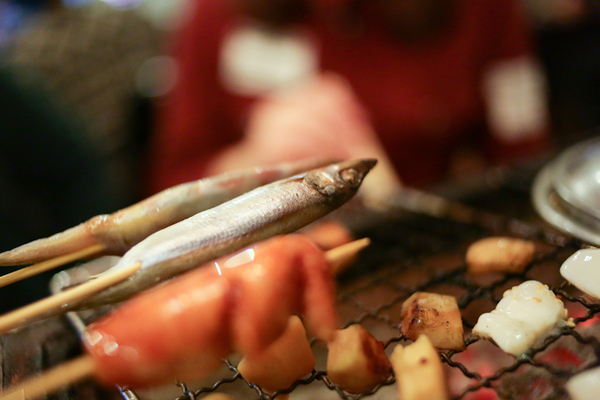 鑽木取火日式燒肉(新莊泰林店)：轉吧～轉吧～火烤小三機！新奇烤具體驗、火鍋燒烤一次搞定【鑽木取火日式燒肉/新莊泰林店】