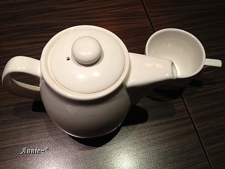 【挑剔味蕾】宜蘭。聚。北海道昆布鍋(新月店)