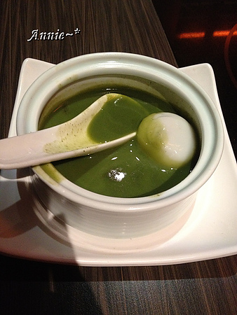 【挑剔味蕾】宜蘭。聚。北海道昆布鍋(新月店)