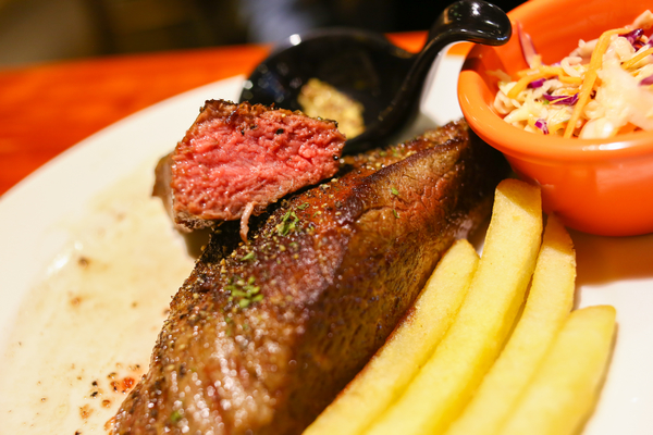 還我牛(台北店)：【還我牛/台北店】從高雄一路紅到台北的超級牛排！