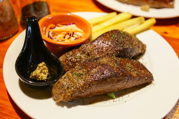 還我牛(台北店)：【還我牛/台北店】從高雄一路紅到台北的超級牛排！