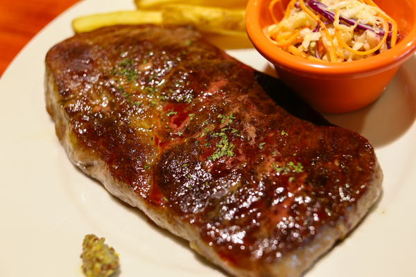 還我牛(台北店)：【還我牛/台北店】從高雄一路紅到台北的超級牛排！