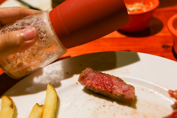 還我牛(台北店)：【還我牛/台北店】從高雄一路紅到台北的超級牛排！