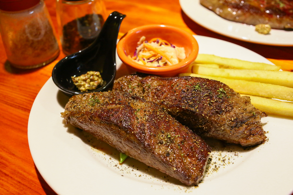 還我牛(台北店)：【還我牛/台北店】從高雄一路紅到台北的超級牛排！