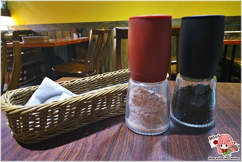 捷運行天宮站 還我牛美式炭烤牛排:原味炭烤牛排，免服務費。近小六食堂。