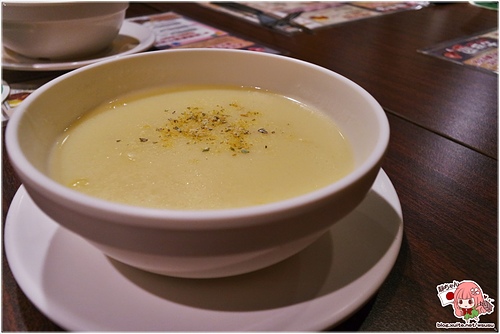 捷運行天宮站 還我牛美式炭烤牛排:原味炭烤牛排，免服務費。近小六食堂。