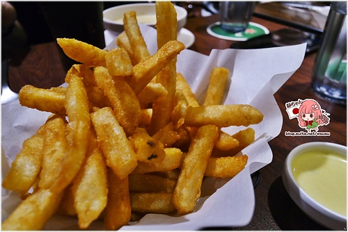 捷運行天宮站 還我牛美式炭烤牛排:原味炭烤牛排，免服務費。近小六食堂。