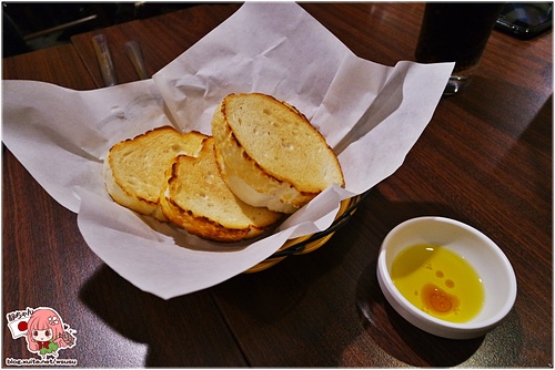 捷運行天宮站 還我牛美式炭烤牛排:原味炭烤牛排，免服務費。近小六食堂。