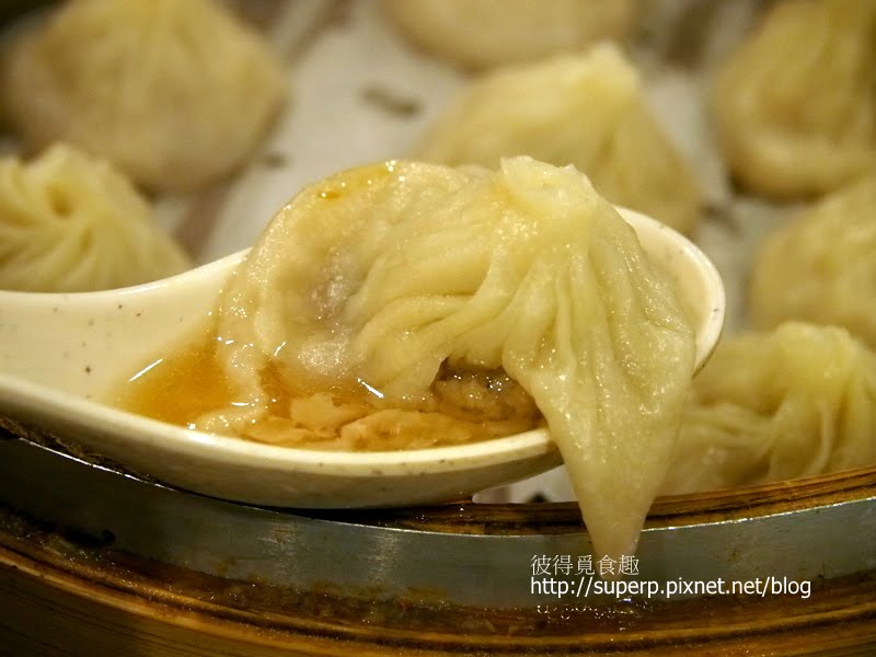 [餐廳食記]台北的犁園：值得一嚐的蘿勒蚵仔湯包