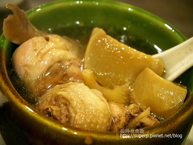 [餐廳食記]台北的犁園：值得一嚐的蘿勒蚵仔湯包