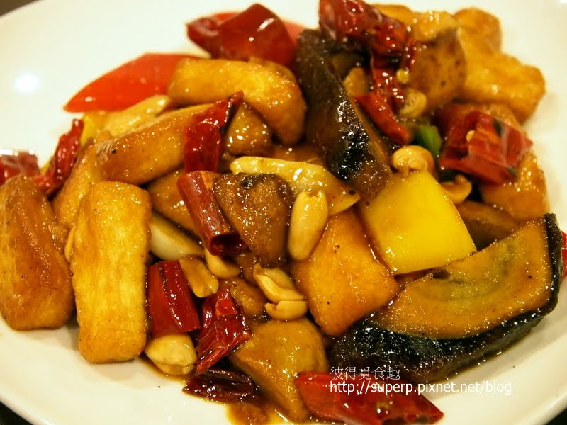 [餐廳食記]台北的犁園：值得一嚐的蘿勒蚵仔湯包