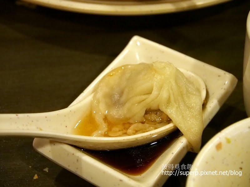 [餐廳食記]台北的犁園：值得一嚐的蘿勒蚵仔湯包