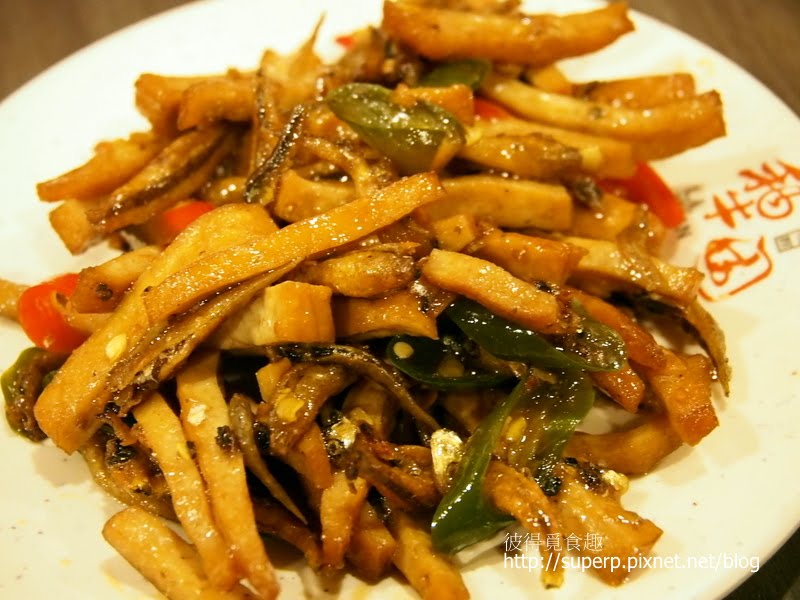 [餐廳食記]台北的犁園：值得一嚐的蘿勒蚵仔湯包