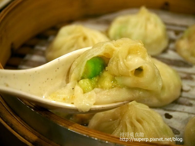 [餐廳食記]台北的犁園：值得一嚐的蘿勒蚵仔湯包