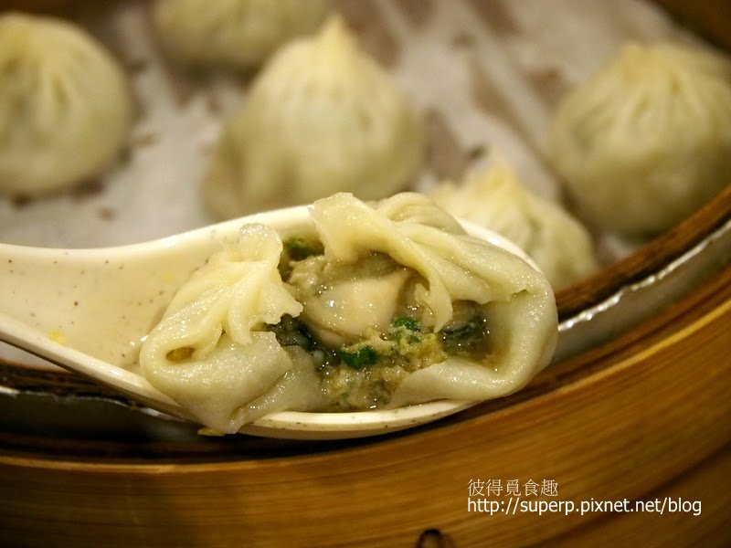 [餐廳食記]台北的犁園：值得一嚐的蘿勒蚵仔湯包