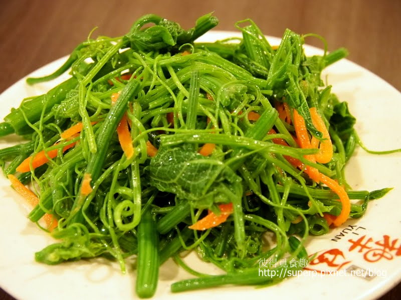 [餐廳食記]台北的犁園：值得一嚐的蘿勒蚵仔湯包