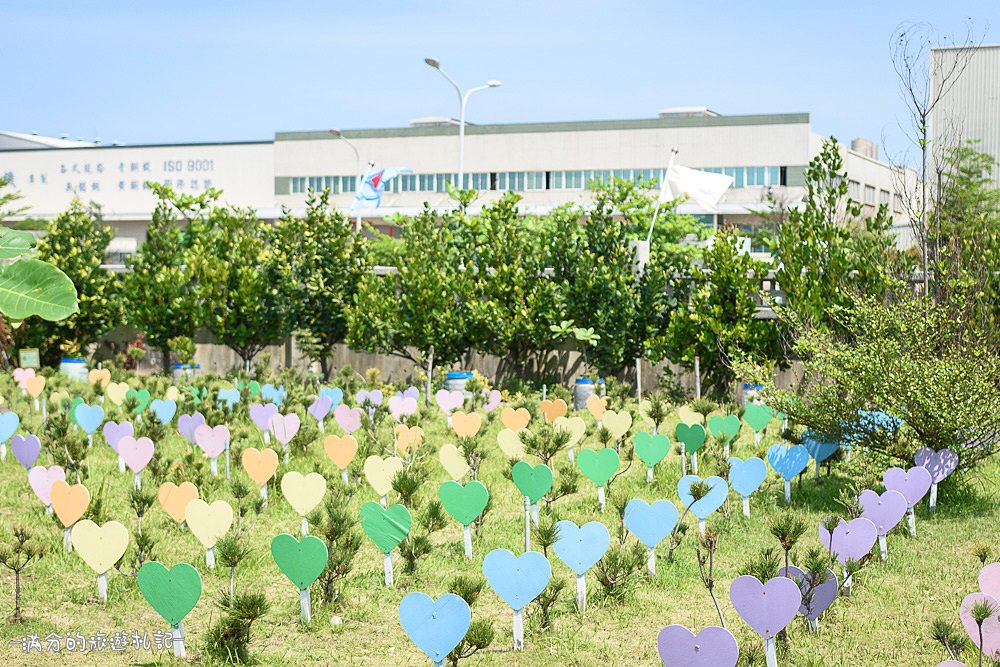 彰化鹿港景點》緞帶王 免門票觀光工廠 情侶約會必訪 超唯美的繽紛彩虹牆 - 滿分的旅遊札記