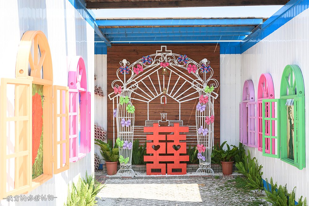 彰化鹿港景點》緞帶王 免門票觀光工廠 情侶約會必訪 超唯美的繽紛彩虹牆 - 滿分的旅遊札記