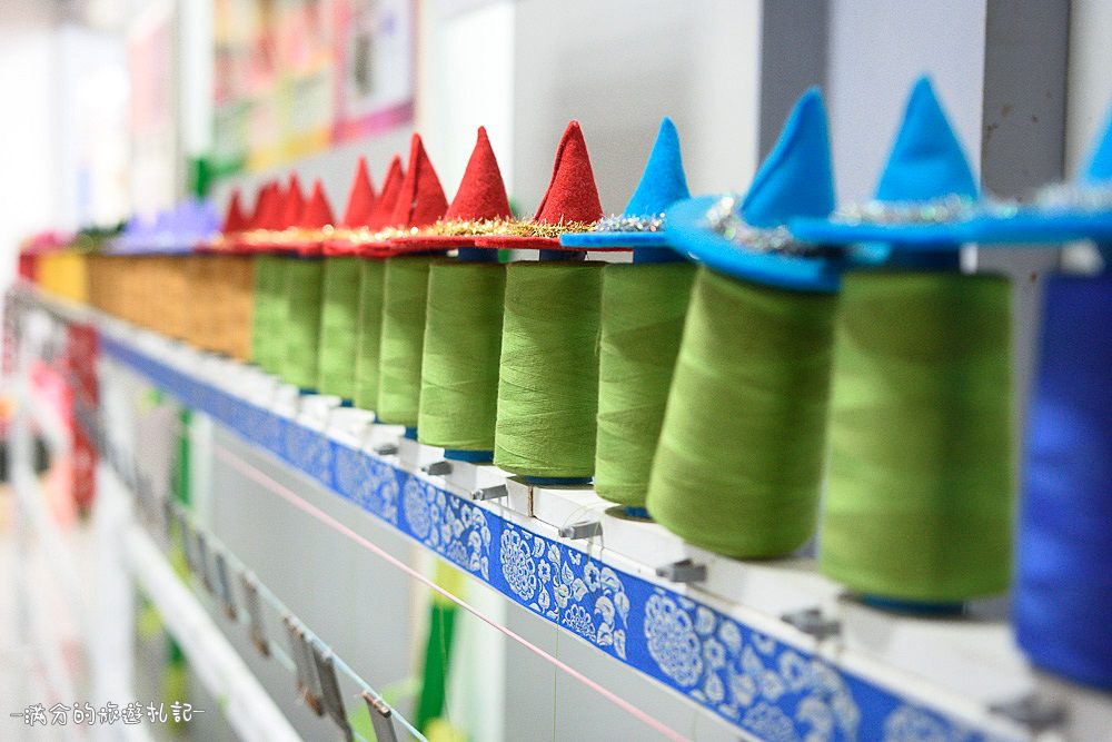 彰化鹿港景點》緞帶王 免門票觀光工廠 情侶約會必訪 超唯美的繽紛彩虹牆 - 滿分的旅遊札記