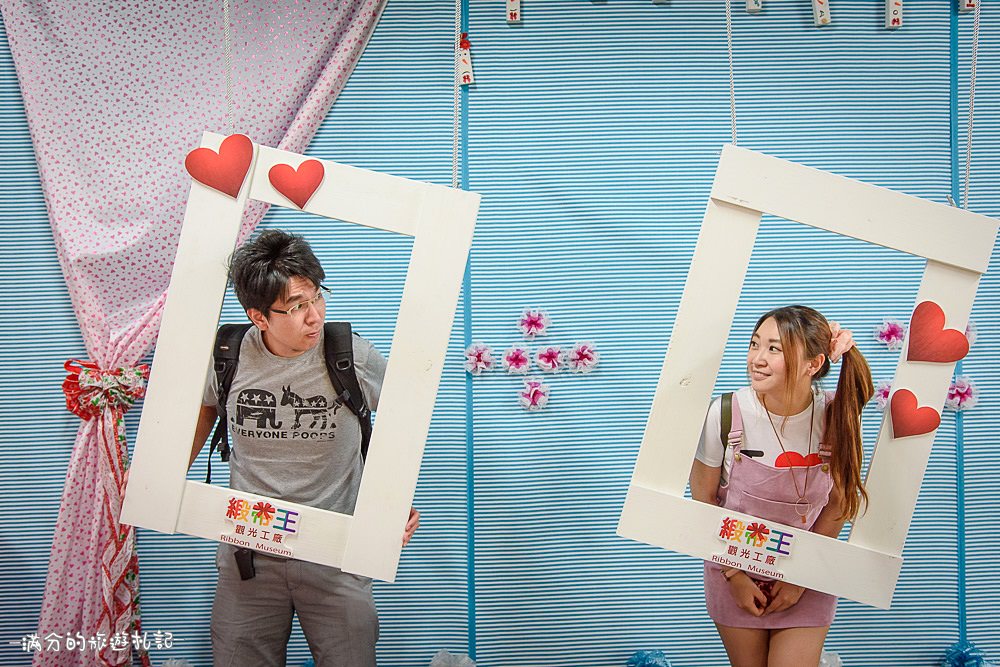 彰化鹿港景點》緞帶王 免門票觀光工廠 情侶約會必訪 超唯美的繽紛彩虹牆 - 滿分的旅遊札記