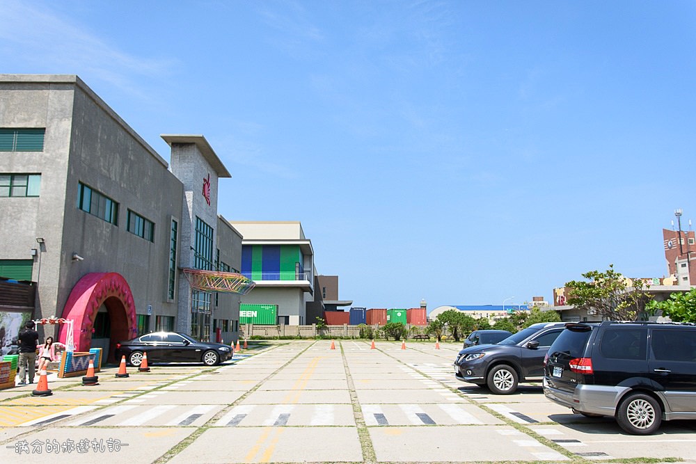 彰化鹿港景點》緞帶王 免門票觀光工廠 情侶約會必訪 超唯美的繽紛彩虹牆 - 滿分的旅遊札記