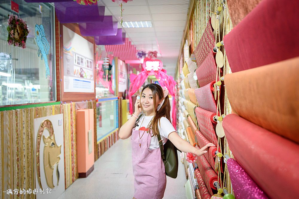 彰化鹿港景點》緞帶王 免門票觀光工廠 情侶約會必訪 超唯美的繽紛彩虹牆 - 滿分的旅遊札記