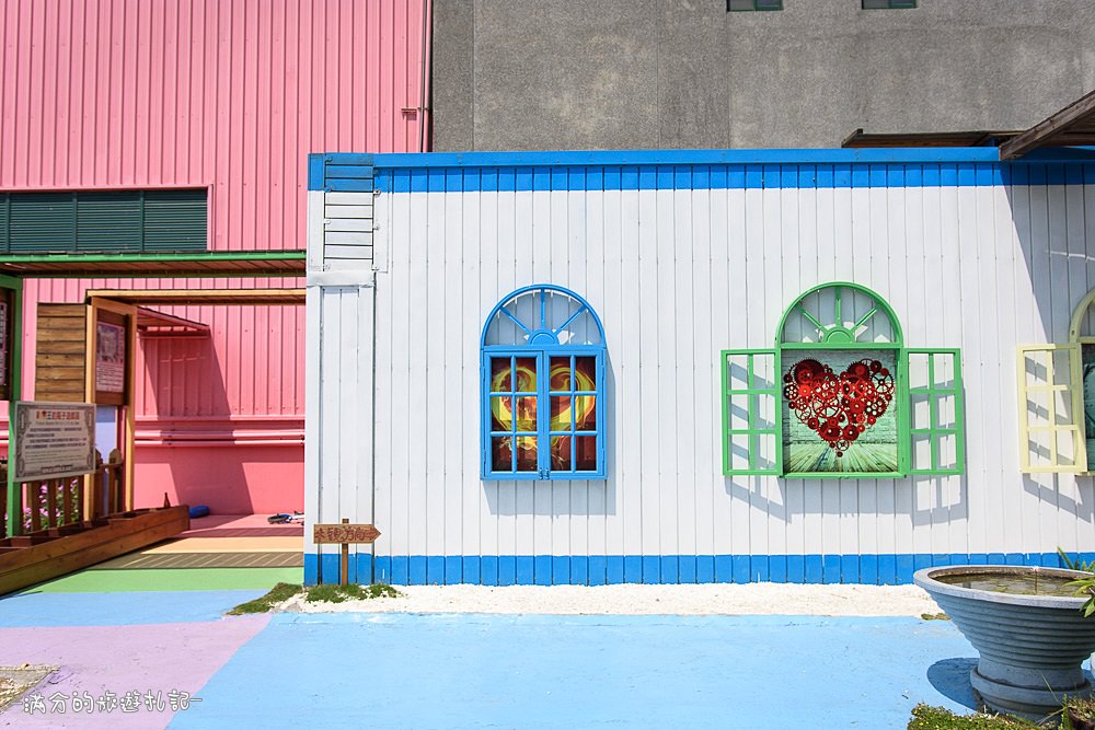 彰化鹿港景點》緞帶王 免門票觀光工廠 情侶約會必訪 超唯美的繽紛彩虹牆 - 滿分的旅遊札記