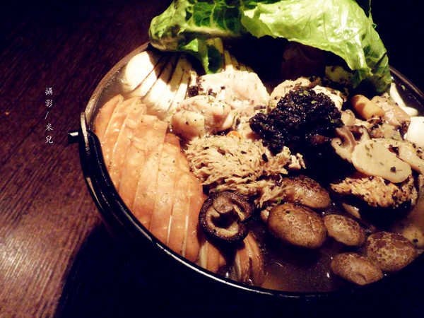 鐵窩 Tamariba：【台北市大安區。居酒屋】鐵窩 Tamariba 在小巷裡的異國風居酒屋 創意好滋味 燈光美氣氛佳