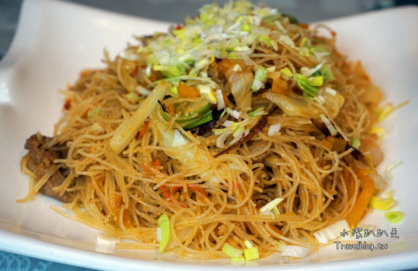 台中老字號海鮮餐廳》新天地梧棲創始店。熱門經典料理合菜四人一次滿足只要2000元！家庭聚餐 婚宴美食 - 小潔趴趴走旅遊札記