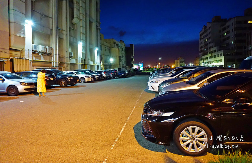 台中老字號海鮮餐廳》新天地梧棲創始店。熱門經典料理合菜四人一次滿足只要2000元！家庭聚餐 婚宴美食 - 小潔趴趴走旅遊札記