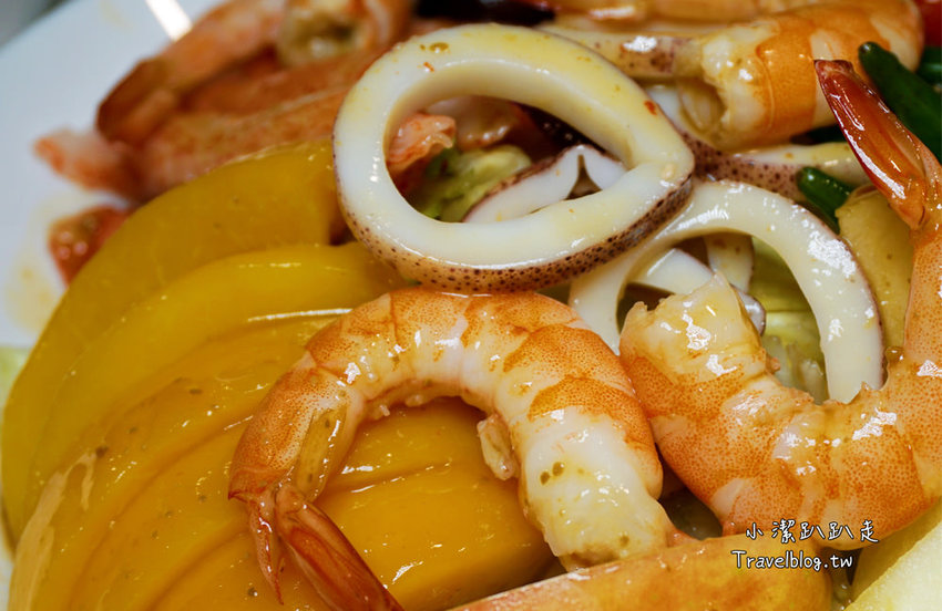 台中老字號海鮮餐廳》新天地梧棲創始店。熱門經典料理合菜四人一次滿足只要2000元！家庭聚餐 婚宴美食 - 小潔趴趴走旅遊札記