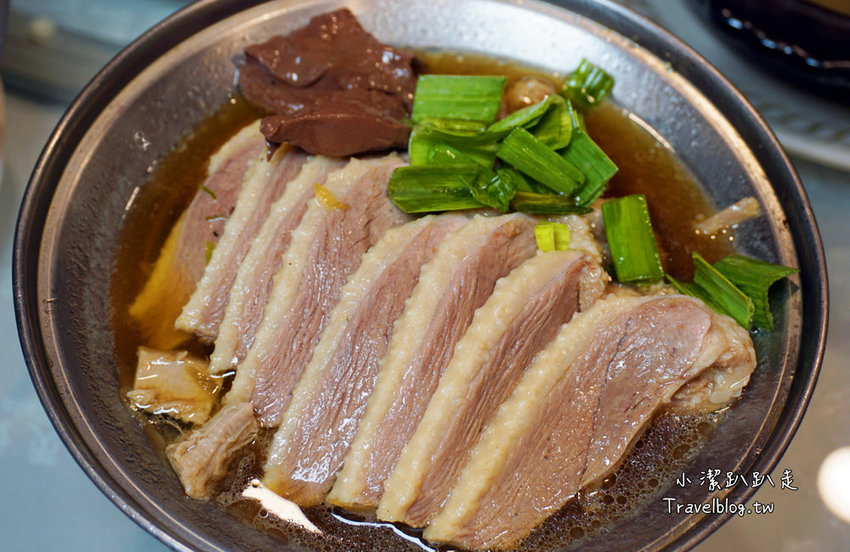 台中老字號海鮮餐廳》新天地梧棲創始店。熱門經典料理合菜四人一次滿足只要2000元！家庭聚餐 婚宴美食 - 小潔趴趴走旅遊札記