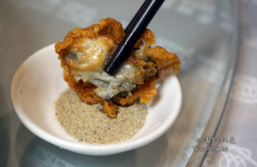 台中老字號海鮮餐廳》新天地梧棲創始店。熱門經典料理合菜四人一次滿足只要2000元！家庭聚餐 婚宴美食 - 小潔趴趴走旅遊札記