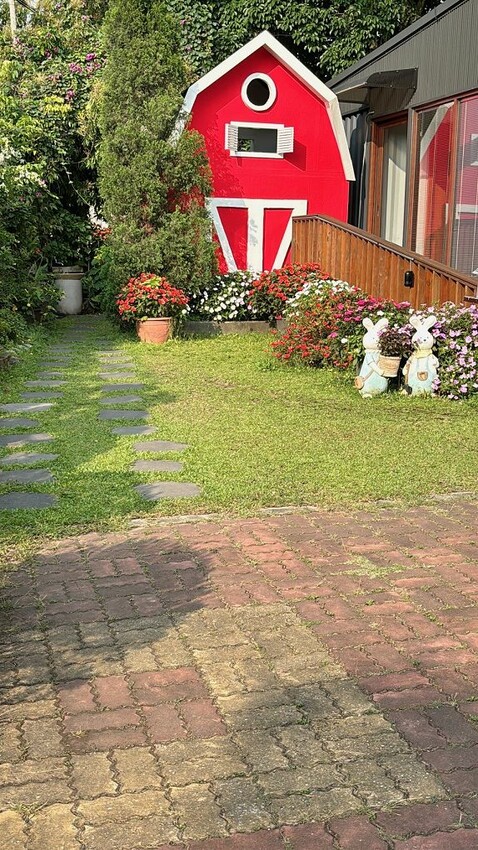 嘉義親子景點推薦!綠盈牧場X養牛人家餵小牛體驗、早午餐一次滿足。