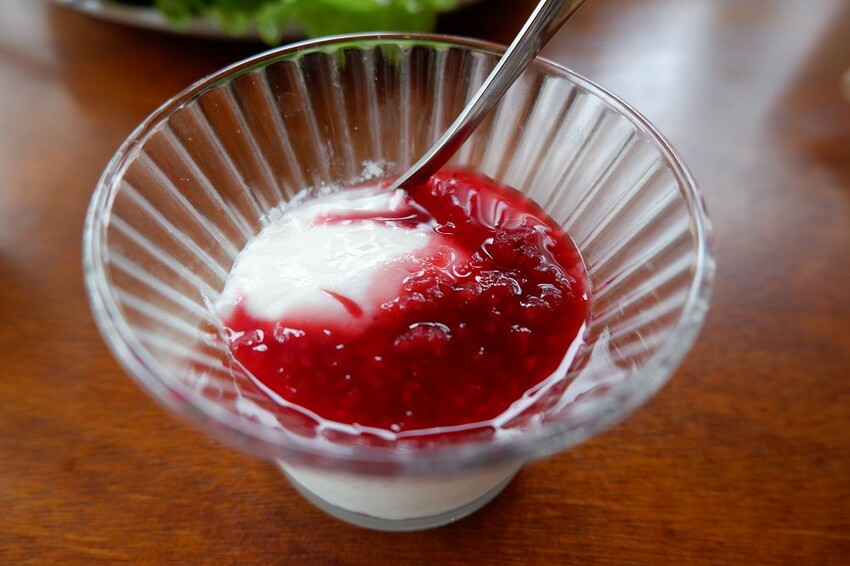 嘉義親子景點推薦!綠盈牧場X養牛人家餵小牛體驗、早午餐一次滿足。