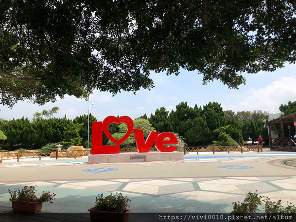 圓圓家出去玩-<苗栗通宵>通霄鹽來館，精緻鹽觀光工廠，親水廣場，足浴泡湯去