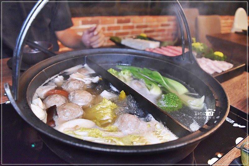 椰蘶椰子雞鍋物