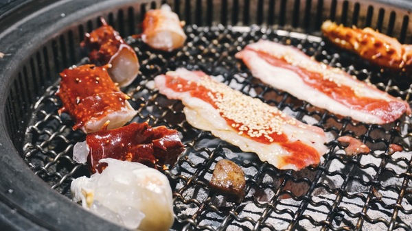 好客音樂燒烤(市府店)：好客音樂燒烤│吃到飽 台北燒肉 駐唱餐廳 帝王蟹 │信義區市府站1號出口