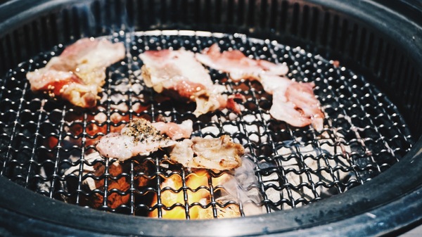 好客音樂燒烤(市府店)：好客音樂燒烤│吃到飽 台北燒肉 駐唱餐廳 帝王蟹 │信義區市府站1號出口