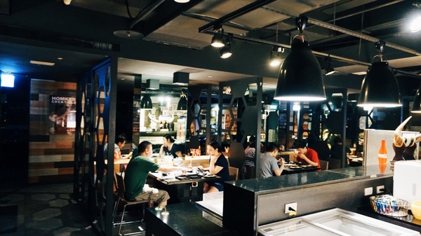 好客音樂燒烤(市府店)：好客音樂燒烤│吃到飽 台北燒肉 駐唱餐廳 帝王蟹 │信義區市府站1號出口