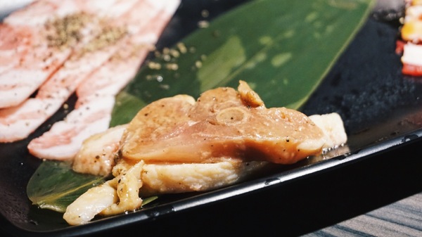 好客音樂燒烤(市府店)：好客音樂燒烤│吃到飽 台北燒肉 駐唱餐廳 帝王蟹 │信義區市府站1號出口