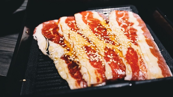 好客音樂燒烤(市府店)：好客音樂燒烤│吃到飽 台北燒肉 駐唱餐廳 帝王蟹 │信義區市府站1號出口