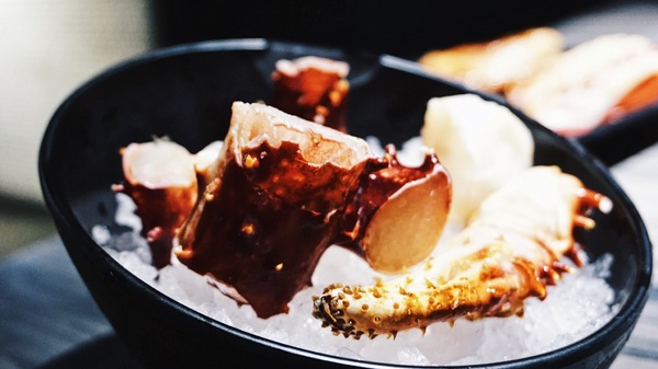 好客音樂燒烤(市府店)：好客音樂燒烤│吃到飽 台北燒肉 駐唱餐廳 帝王蟹 │信義區市府站1號出口