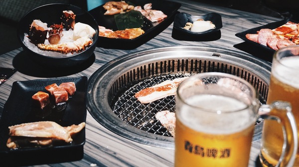 好客音樂燒烤(市府店)：好客音樂燒烤│吃到飽 台北燒肉 駐唱餐廳 帝王蟹 │信義區市府站1號出口