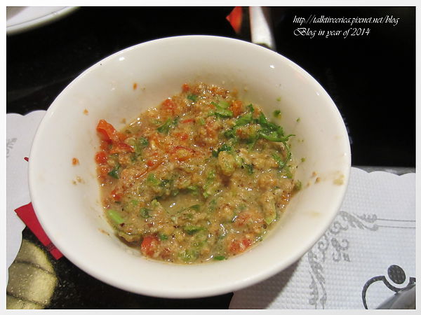 『呷』「北市長安東路」☆ 老四川 巴蜀麻辣燙 ☆不油不膩的麻辣湯頭，涮牛肉最對味