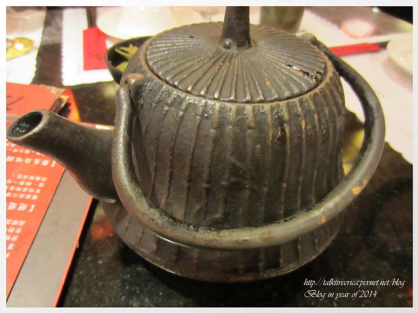 『呷』「北市長安東路」☆ 老四川 巴蜀麻辣燙 ☆不油不膩的麻辣湯頭，涮牛肉最對味